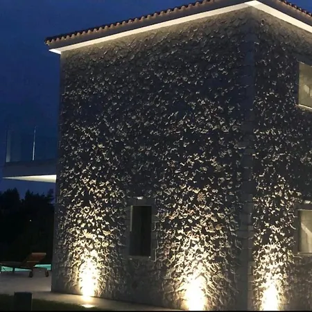 Kefalonia Stone - Petros Kefalonica