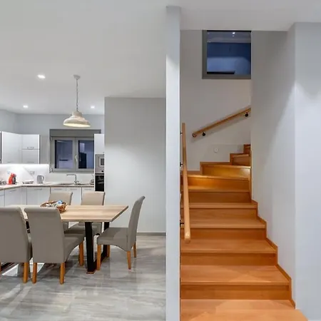 Kefalonia Stone - Petros Kefalonica Trapezaki (Kefalonia)