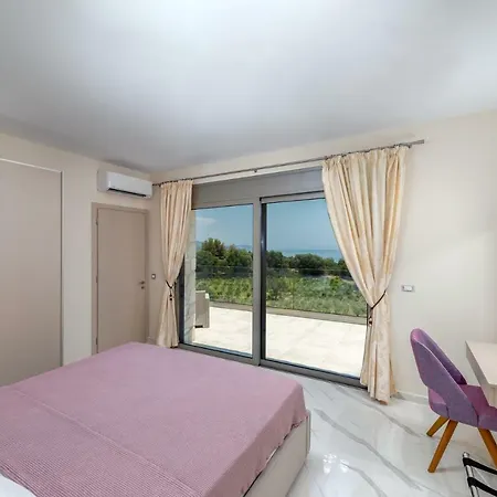 Kefalonia Stone - Petros Kefalonica